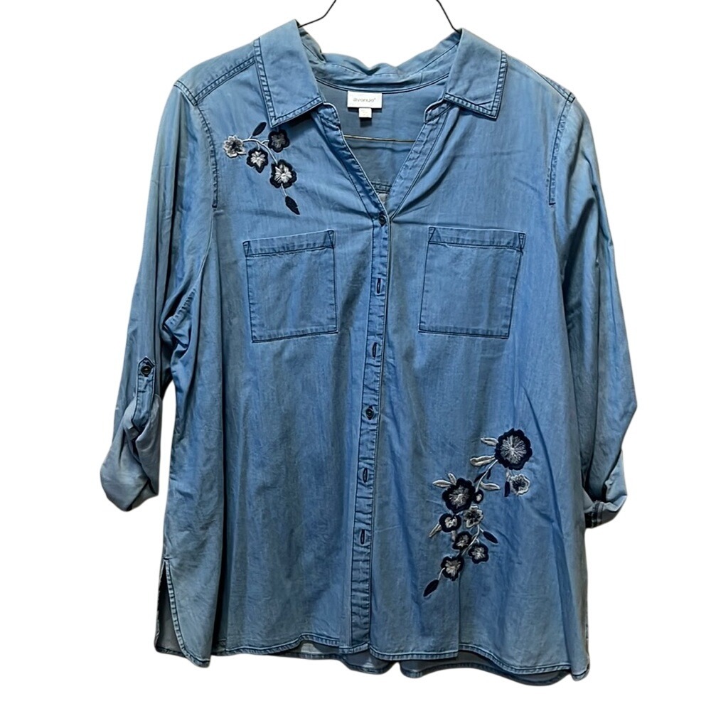 Avenue WomenPlus 18/20 Blue Chambray Embroidered Floral Roll Tab Button Up Shirt